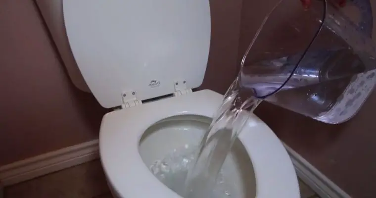 Splash the water into the bowl