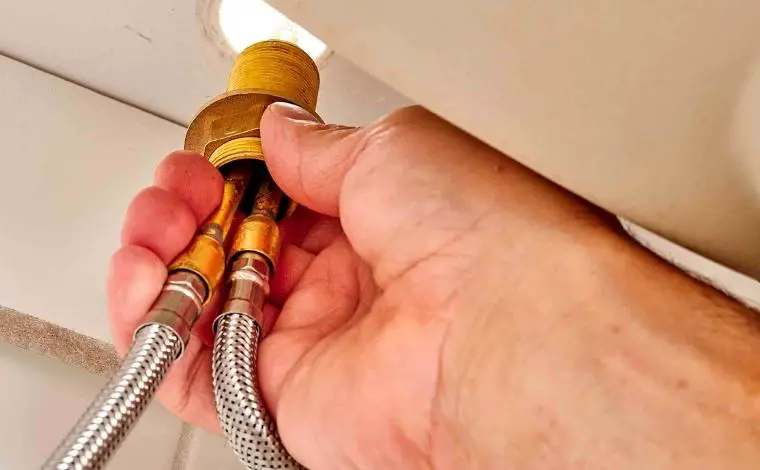 how to remove a bathroom faucet